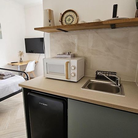 Newly Renovated Studios & Ensuite Rooms! - Camberwell Лондон Екстериор снимка