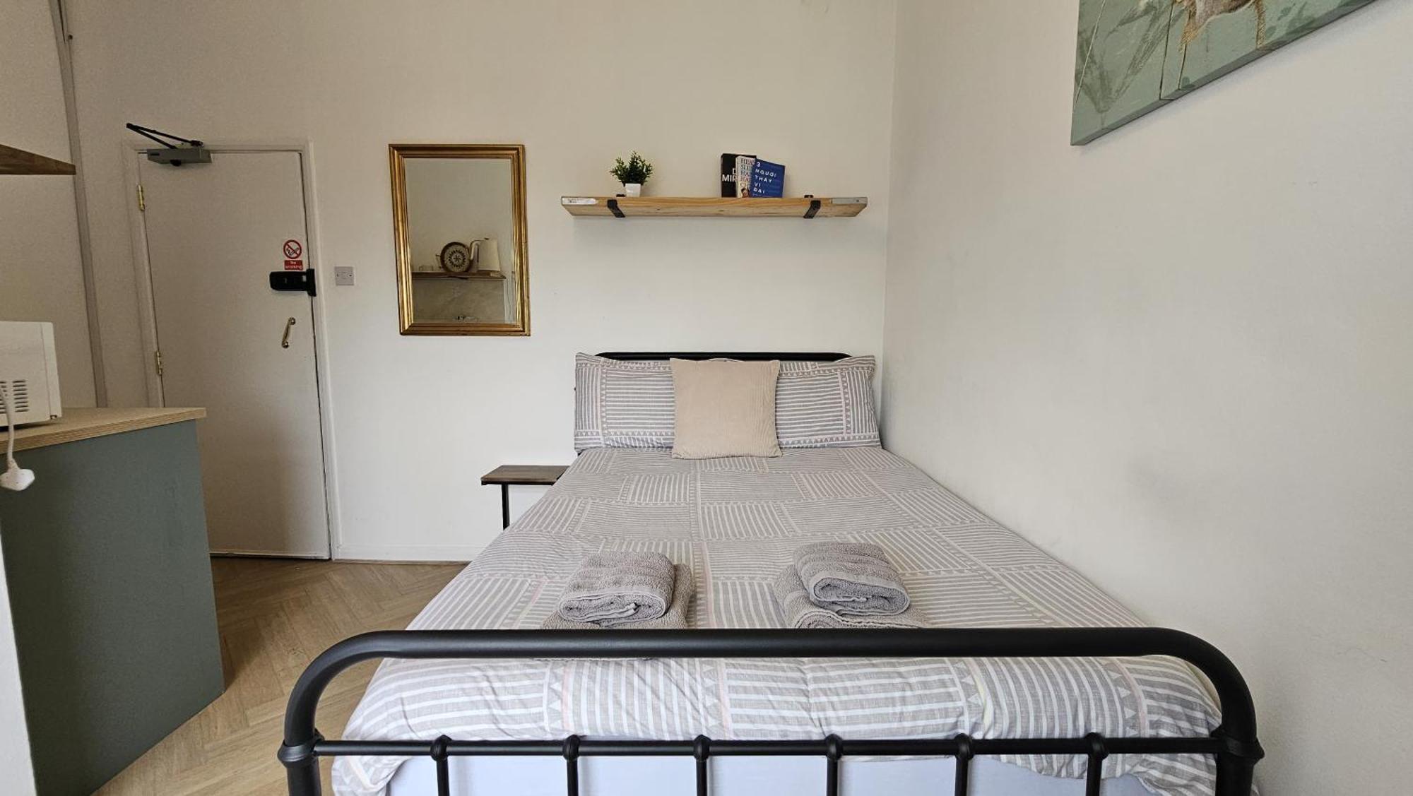 Newly Renovated Studios & Ensuite Rooms! - Camberwell Лондон Екстериор снимка