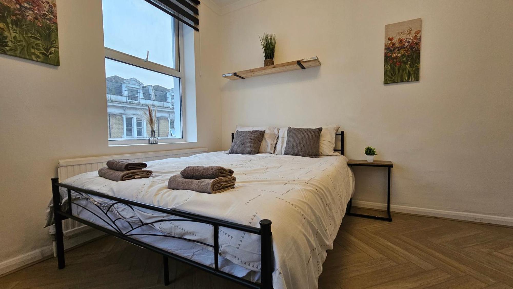 Newly Renovated Studios & Ensuite Rooms! - Camberwell Лондон Екстериор снимка