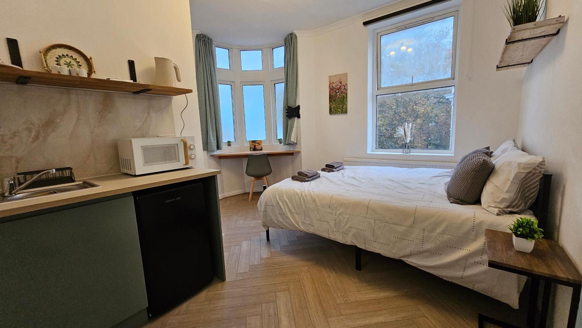 Newly Renovated Studios & Ensuite Rooms! - Camberwell Лондон Екстериор снимка