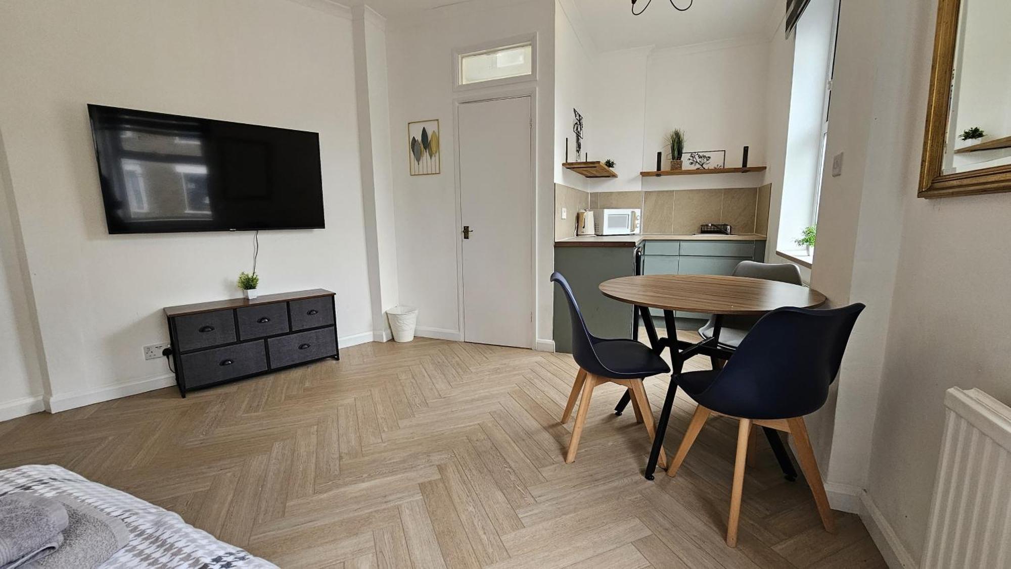 Newly Renovated Studios & Ensuite Rooms! - Camberwell Лондон Екстериор снимка