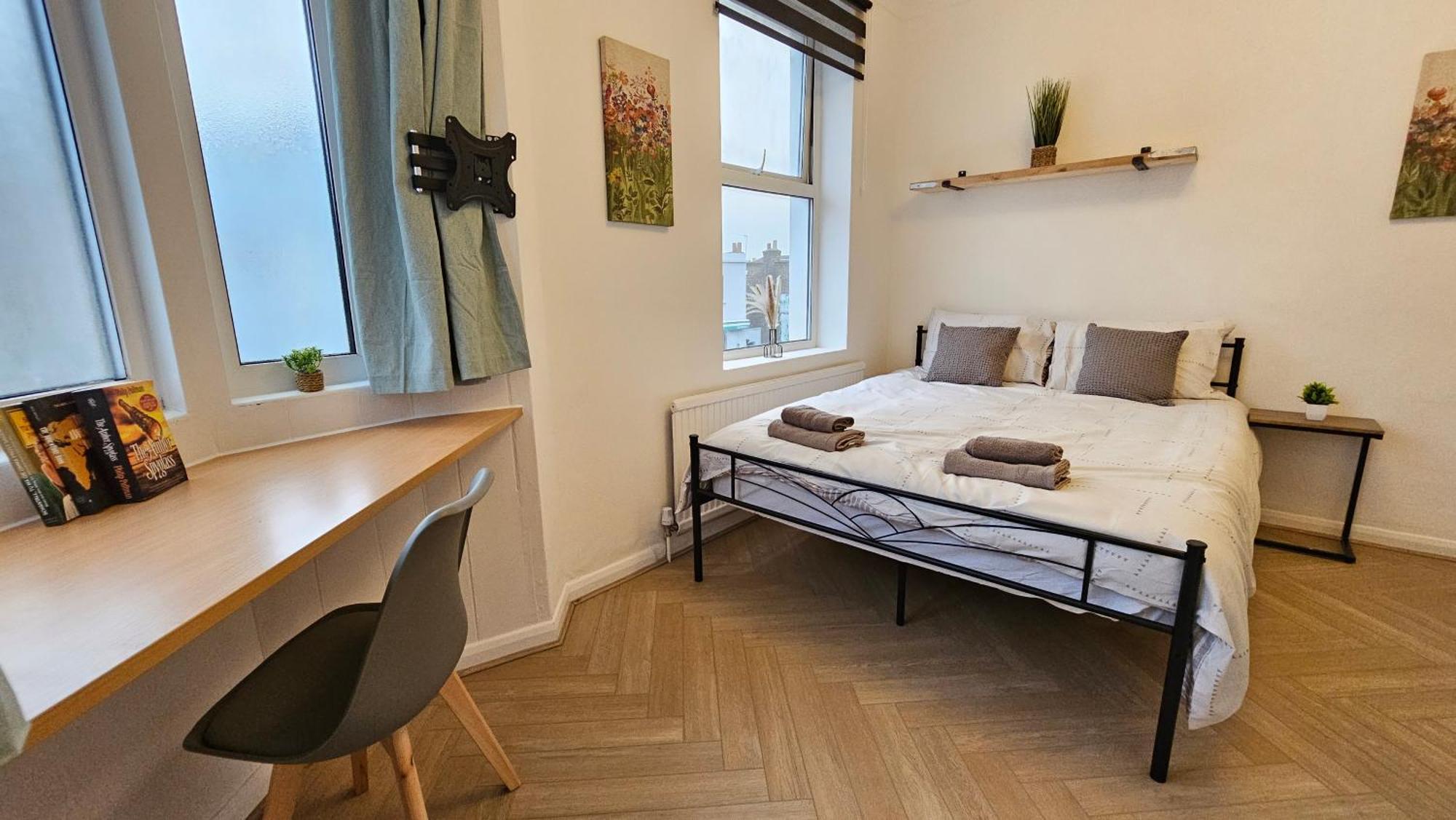 Newly Renovated Studios & Ensuite Rooms! - Camberwell Лондон Екстериор снимка