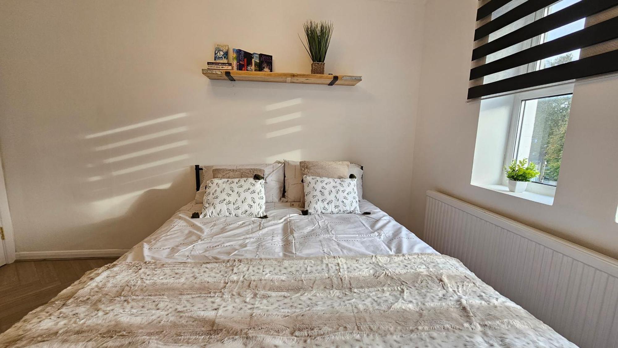 Newly Renovated Studios & Ensuite Rooms! - Camberwell Лондон Екстериор снимка