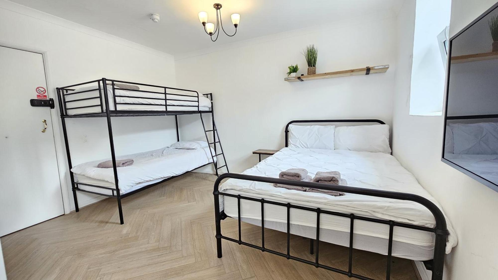 Newly Renovated Studios & Ensuite Rooms! - Camberwell Лондон Екстериор снимка