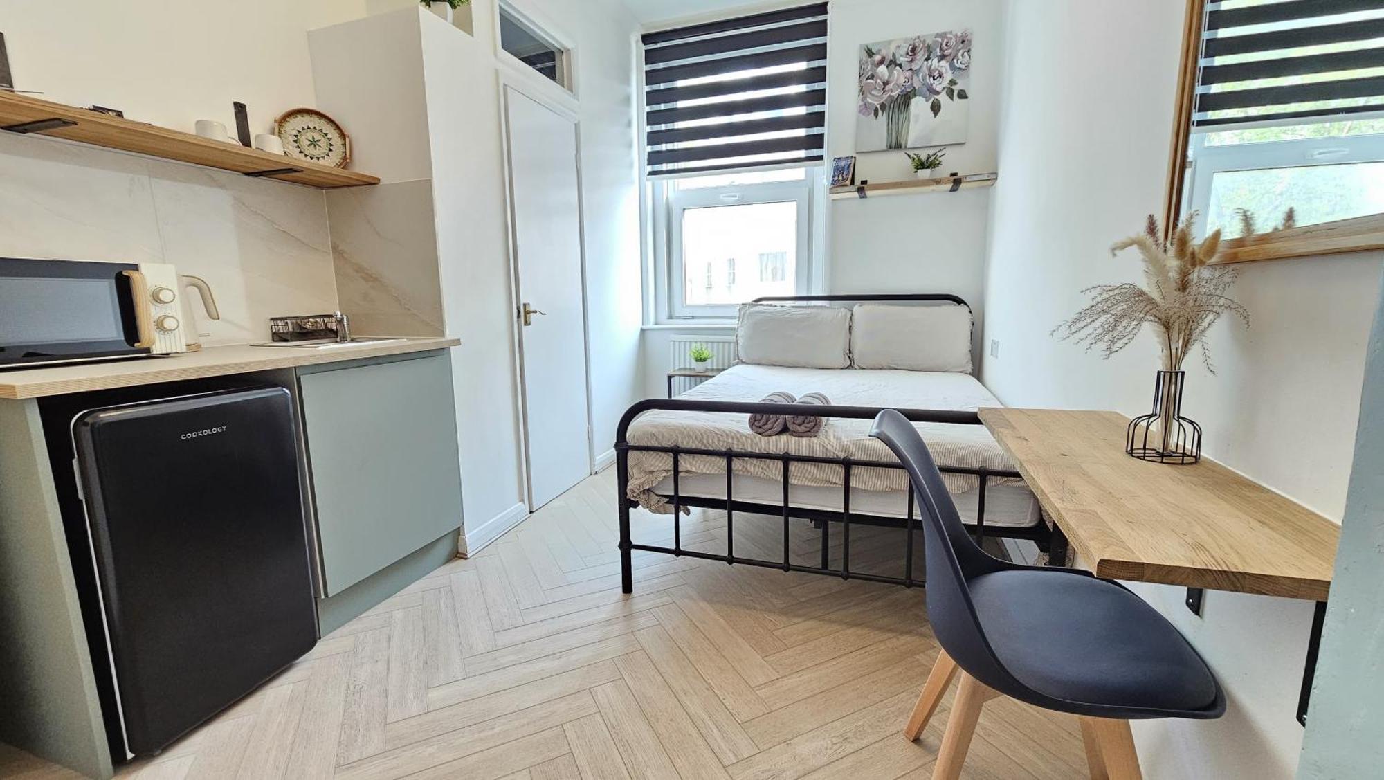 Newly Renovated Studios & Ensuite Rooms! - Camberwell Лондон Екстериор снимка