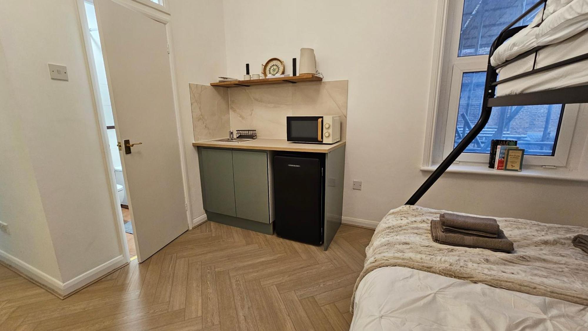 Newly Renovated Studios & Ensuite Rooms! - Camberwell Лондон Екстериор снимка