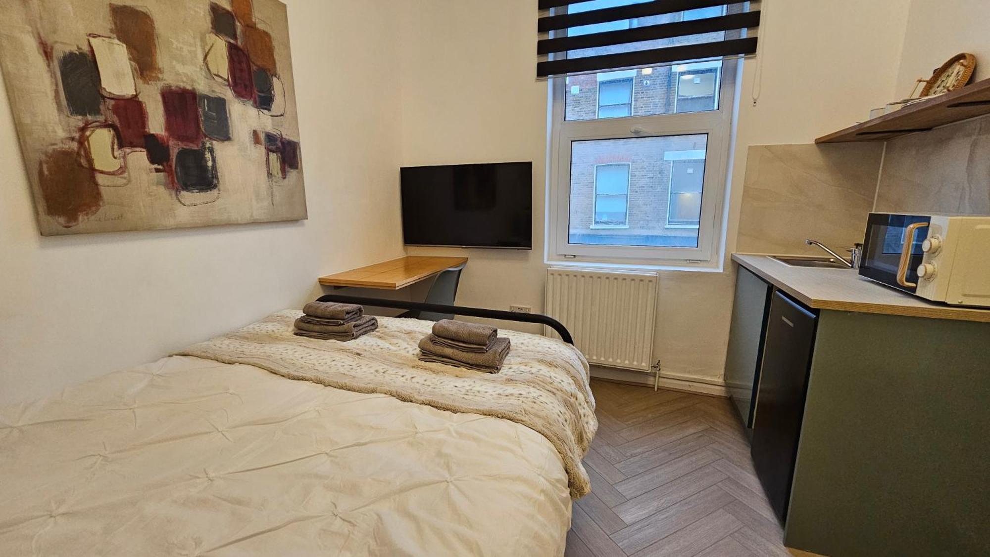 Newly Renovated Studios & Ensuite Rooms! - Camberwell Лондон Екстериор снимка
