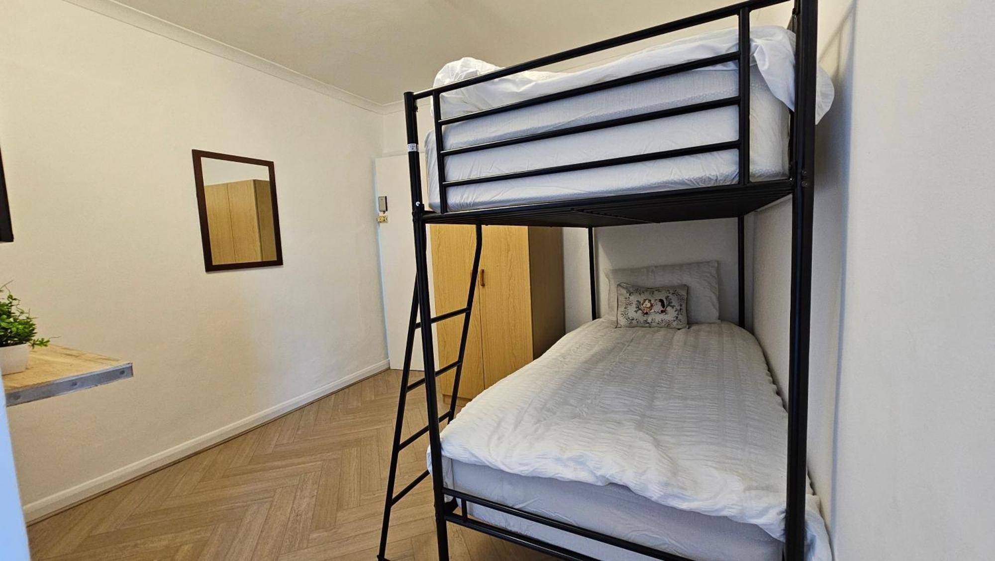 Newly Renovated Studios & Ensuite Rooms! - Camberwell Лондон Екстериор снимка