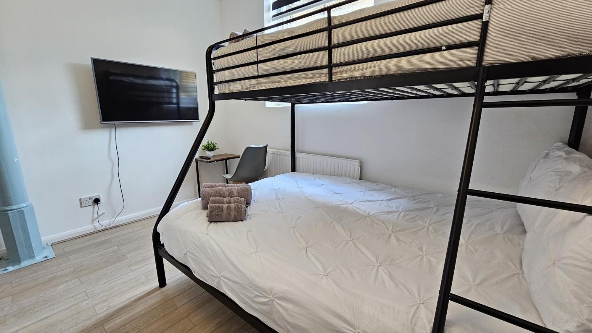 Newly Renovated Studios & Ensuite Rooms! - Camberwell Лондон Екстериор снимка